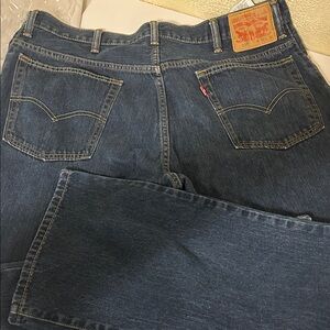 Levi's Men's Blue Straight-Leg Jeans with Classic Pocket Stitch